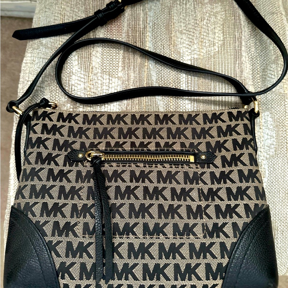 Lovely comfortable cross body bag